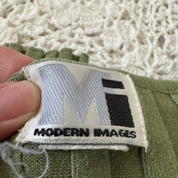 Green Cropped Sweater - Picture 3 of 5